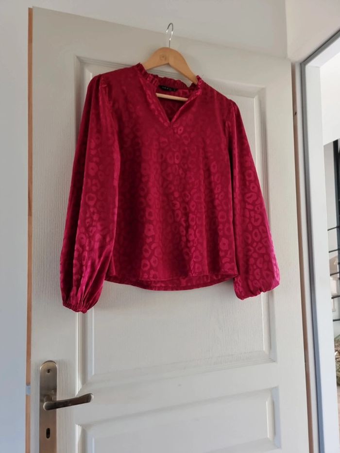 Blouse bordeaux motif tache leopard