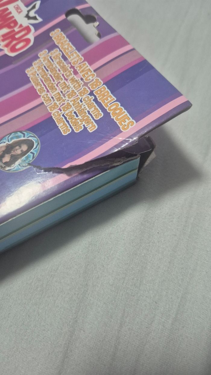 3 bracelets avec 18 breloques Chica vampiro - photo numéro 8