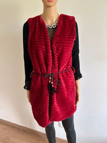Veste rouge neuve en fausse fourrure Made in Italy taille unique