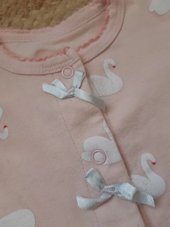 Lot pyjama et body cygnes 3/6 mois - photo numéro 3