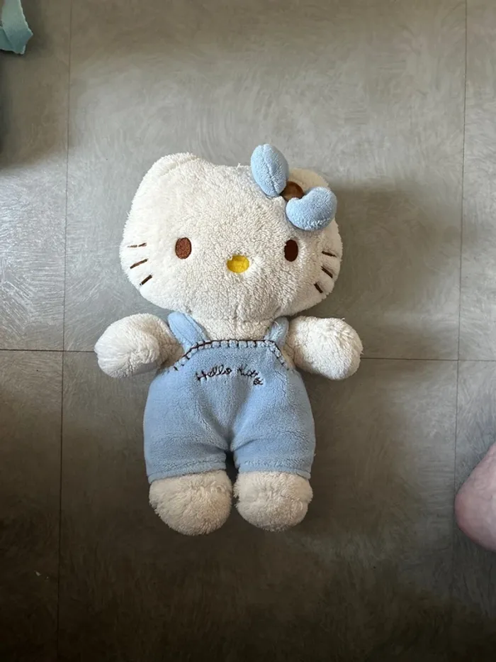 Peluche hello kitty - photo numéro 2