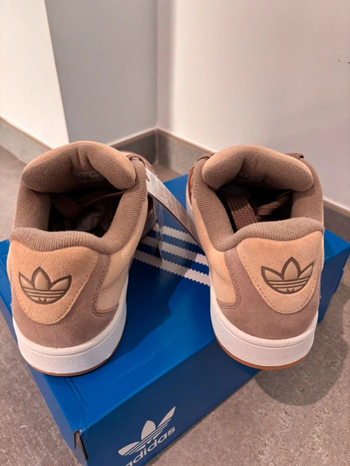 Baskets Adidas Campus 00s Taille 42 2/3 - photo numéro 5