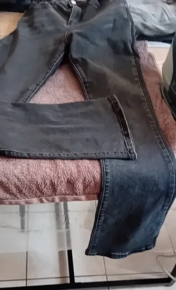 Très joli jean noir/gris pattes d'éléphant shein taille 38 en très bon état