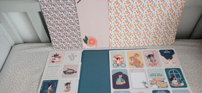 7 feuilles de scrapbooking vert orange beige