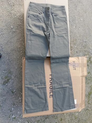 Pantalon prés du corps