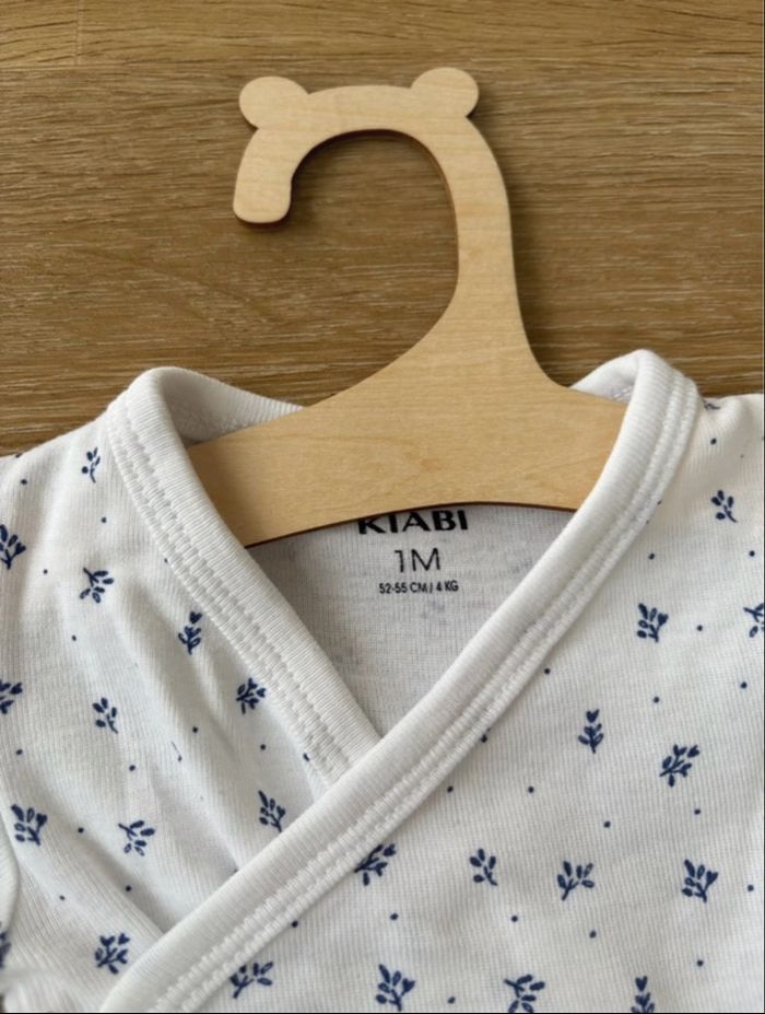 Body blanc avec motifs bleus bébé fille - 1 mois - photo numéro 3