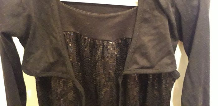 Ensemble de fêtes Robe pailletée + boléro Noir 8 ans Porté une fois - photo numéro 2