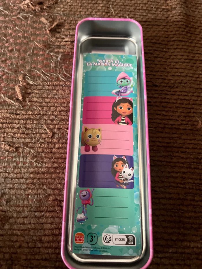 Plumiers gabby et la maison magique - photo numéro 3