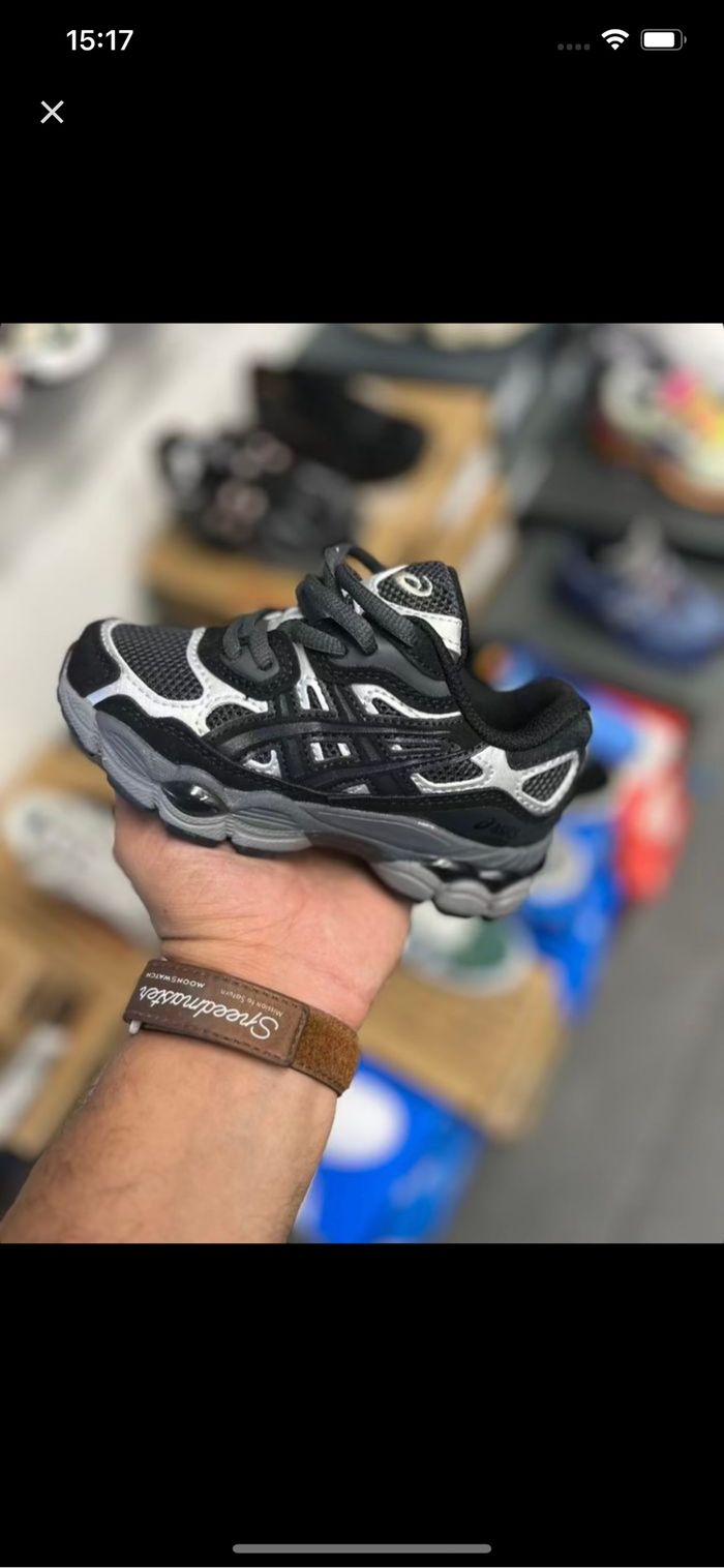 Asics gel nyc noir gris enfant 35