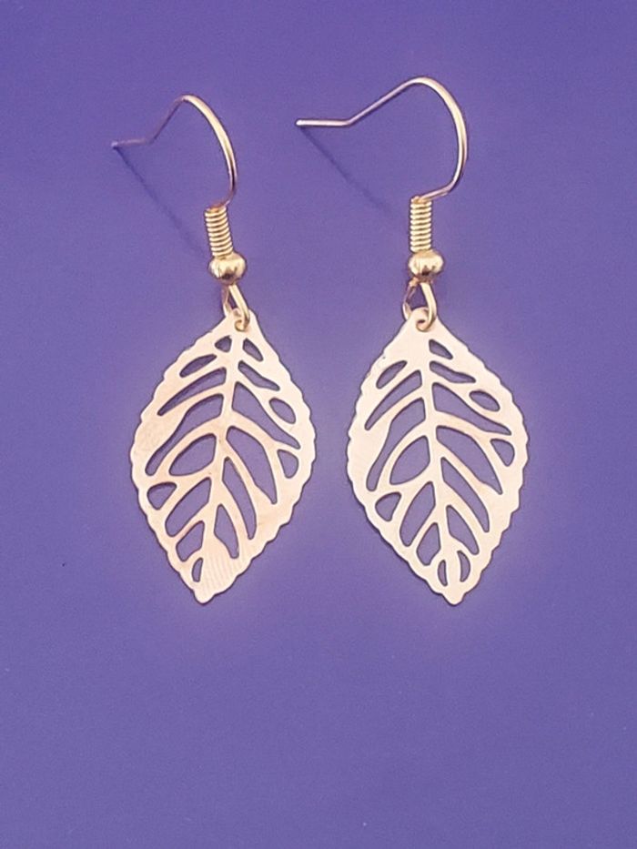 Boucles d'oreilles feuille doré