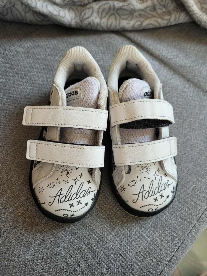 Baskets adidas pointure 22 garçon