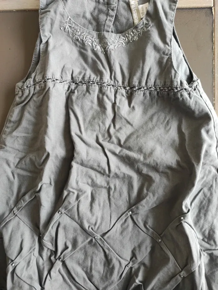 Robe grise