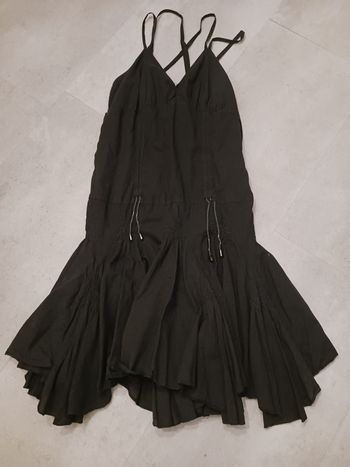 robe noire asymétrique