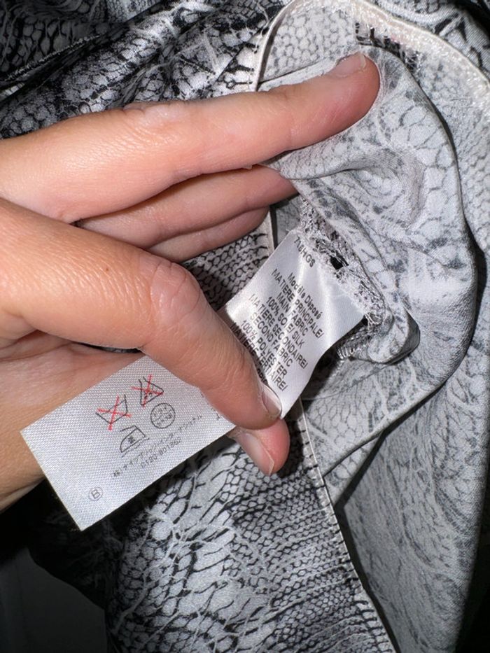 Robe en soie Paule ka  Taille 36 Valeur 750 euros  Très peu portée - photo numéro 7