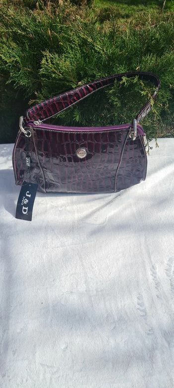 sac a main cuir vernis façon croco prune neuf