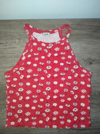 T shirt / crop top Pimkie rouge avec fleurs taille S