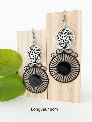 Boucles noires et blanches - Vintage Chic - Noires et blanches - Parfait état