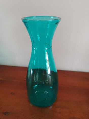 Vends carafe eau.
