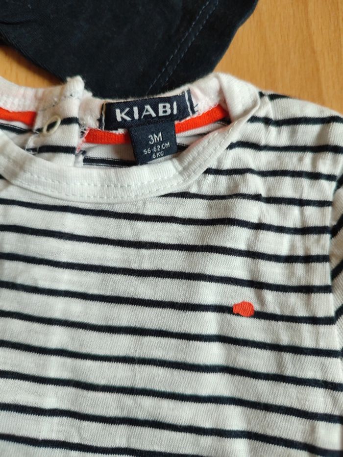 Lot 2 t-shirts mixtes manches courtes et longues rayé et marine neufs Kiabi en 3M - photo numéro 2