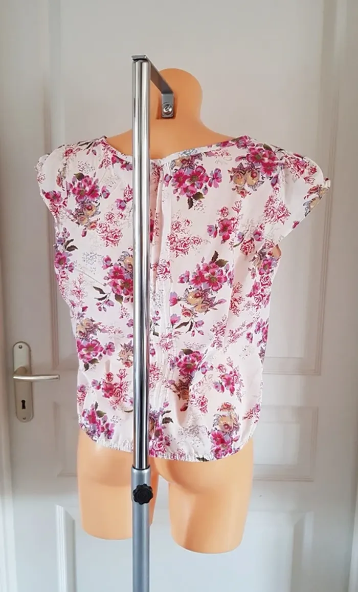 Blouse à fleurs taille 42 - photo numéro 2