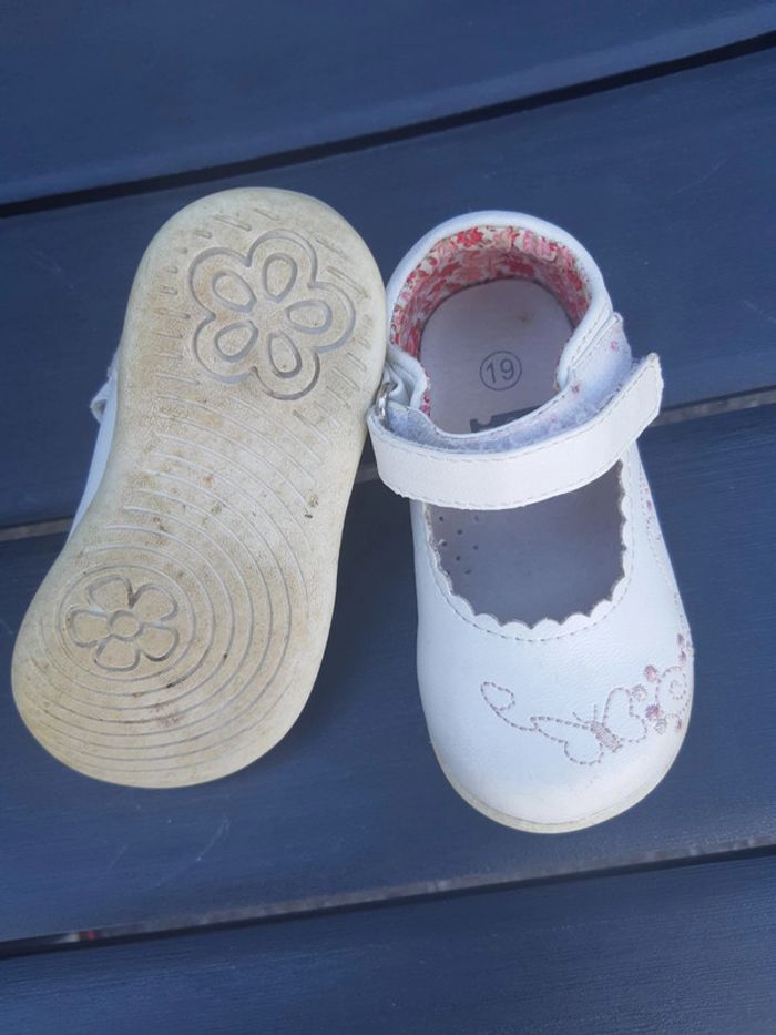 Chaussures fille pointure 19 - photo numéro 3