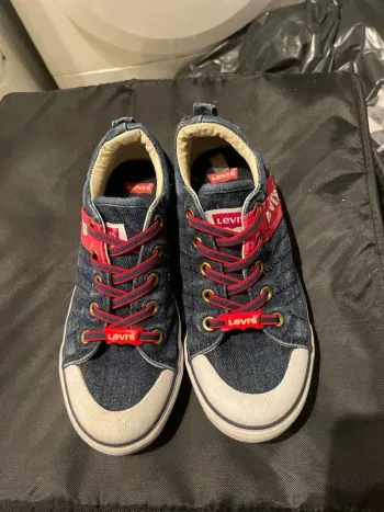 Baskets Levi’s taille 33
