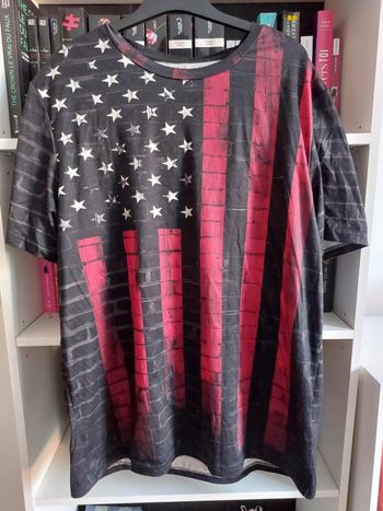Tee-shirt us