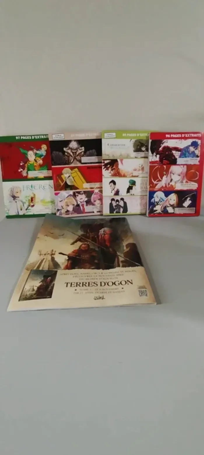 Lot de 4 manga plus un magasine - photo numéro 2