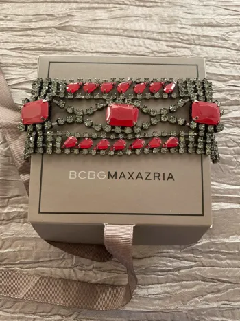 Bracelet rouge et diamanté
