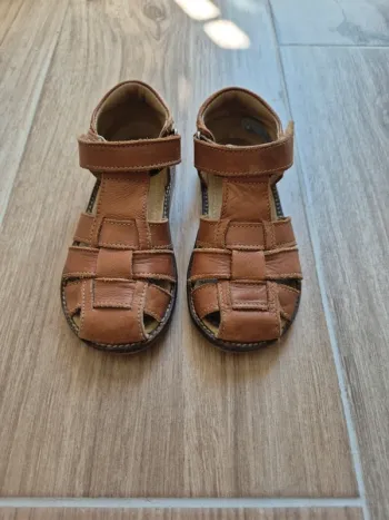 Sandales cuir 26