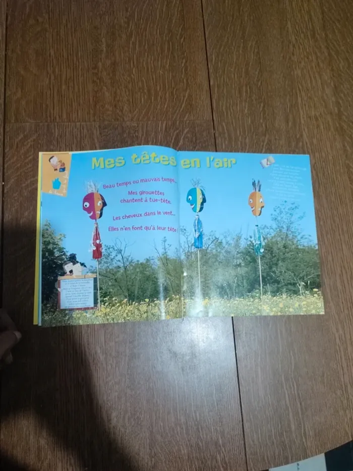 Livre petite main tous en l'air - photo numéro 5