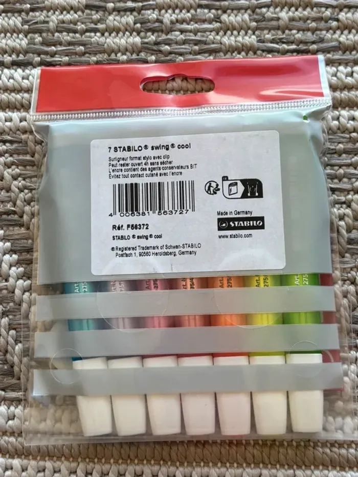 Lot stylos feutres crayons Bic, stabilo et frixon effaçables - photo numéro 2