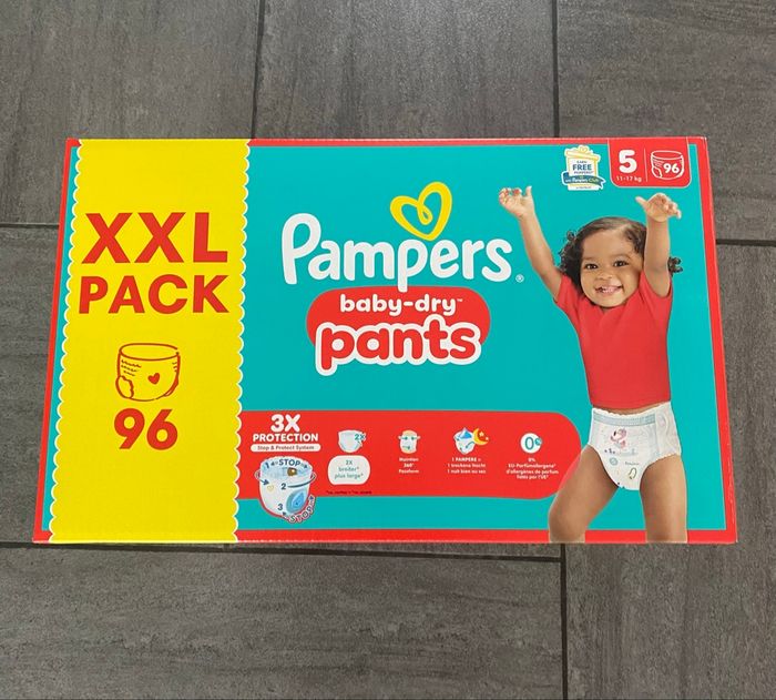 Lot de 96 couches culottes Pampers baby dry pants t5 taille 5