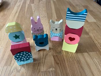 Jeu en bois : pièces à empiler