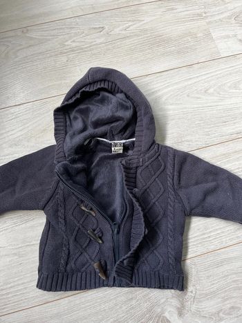 Pull/gilet zippé hiver 3 mois