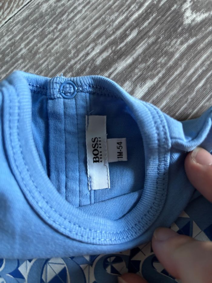 Hugo boss 1 mois - photo numéro 2