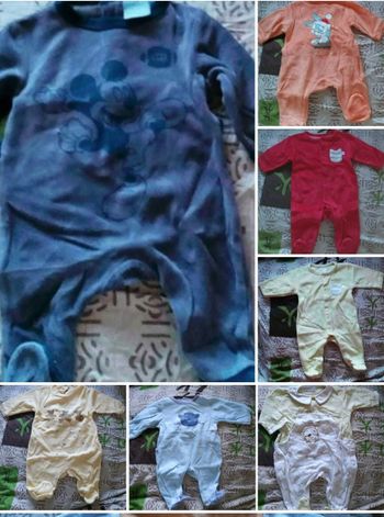 Pyjamas / bodys1 mois