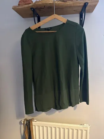 Jolie blouse, verte foncée. Massimo Dutti taille L.