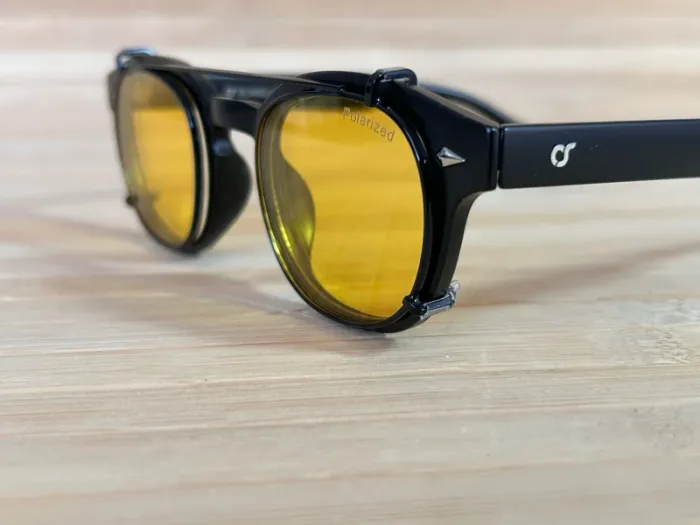Paire de lunettes de soleil P*6 - photo numéro 3