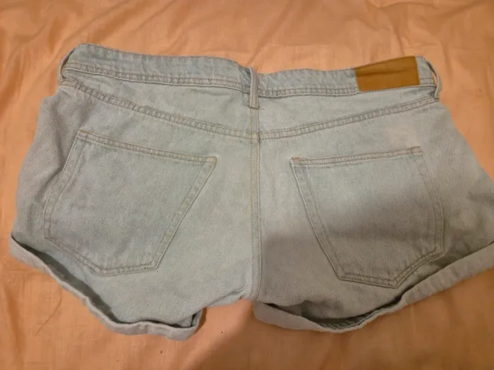 Short skinny denim taille 40 en excellent état - photo numéro 2