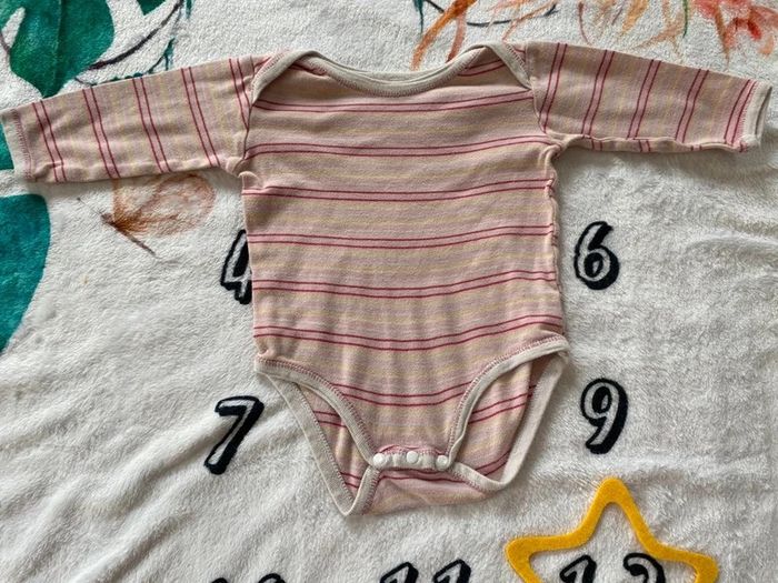 Lot de 2 bodies 12 mois - photo numéro 4