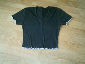 Tee shirt voile noir liserés blancs taille S TBE