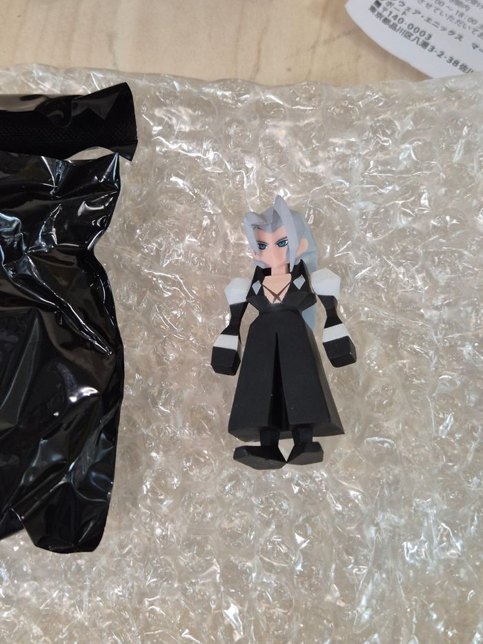 Figurine polygones Final Fantasy VII : Sephiroth - photo numéro 2