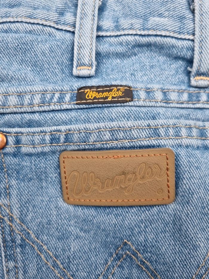 Jean Wrangler Homme bleu clair Taille 28x30 (mesures en photos) - photo numéro 7