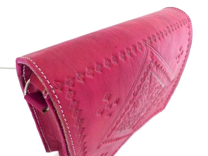 Sac bandoulière neuf en cuir pleine fleur tannage naturel fuchsia & teinté Besace Ethnique neuve - photo numéro 6