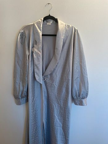 Chemise robe de nuit à pois bleu broderie