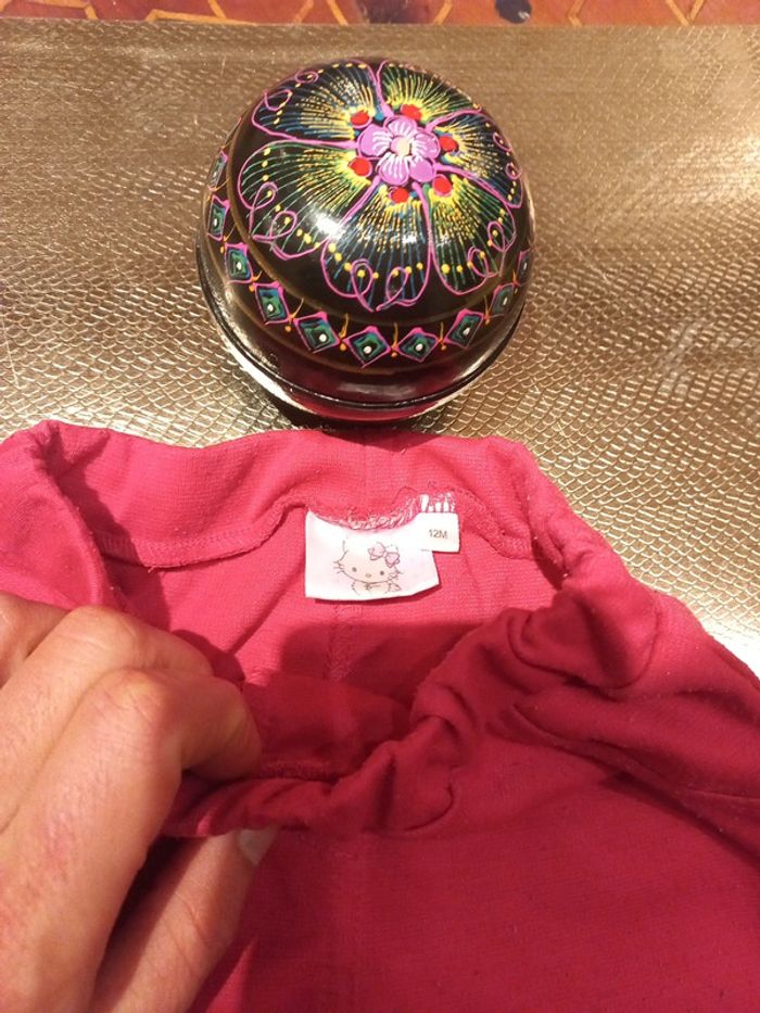 Joli bas type survêtement Hello Kitty 12 mois - photo numéro 3