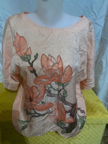 Blouse saumon motif fleurs taille 44-46 100%soie naturelle