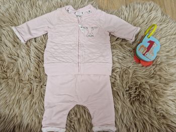 Ensemble hiver  taille un mois bébé fille
