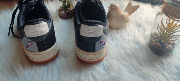 Basket air force one NBA pointure 37.5 noir - photo numéro 5